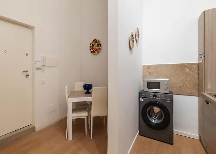 Guesthost - Elegant Flat Prati & Ottaviano Ma