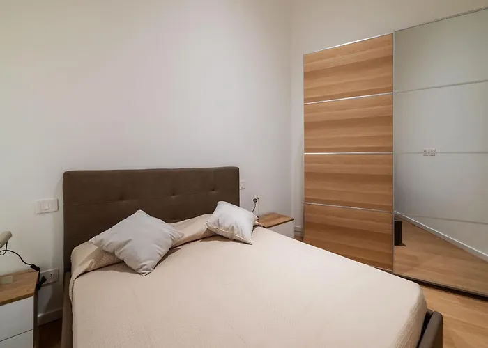 Guesthost - Elegant Flat Prati & Ottaviano Ma * Rome